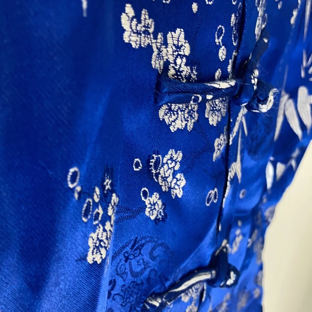 Asian Style Kimono Royal Blue White Flowers SILK Polyester Short Sleeve Sz M Top - Picture 7 of 9